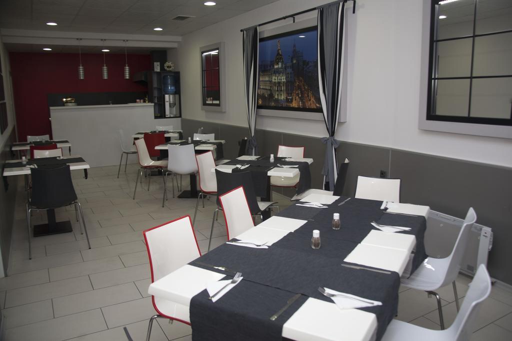 Gran Via Hotel Burgasz Kültér fotó