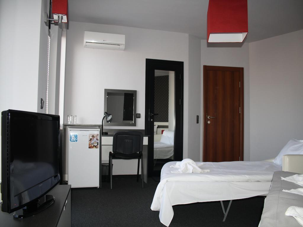 Gran Via Hotel Burgasz Kültér fotó